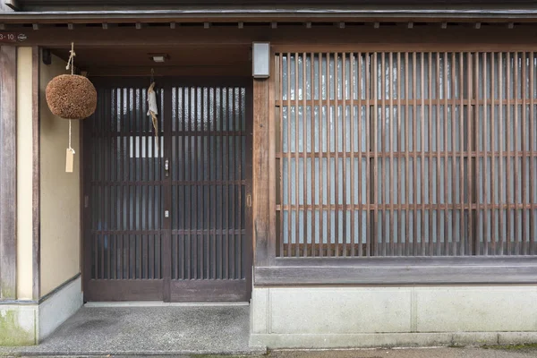 Dettagli della casa tradizionale giapponese a Kanazawa, Giappone — Foto Stock