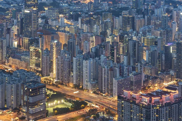 Nocna scena z widokiem z lotu ptaka Hong Kong City — Zdjęcie stockowe