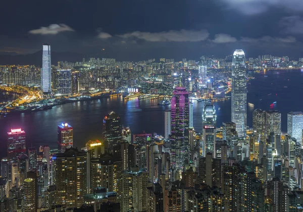 Geceleri Hong Kong 'un Victoria Limanı — Stok fotoğraf