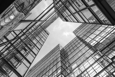 Yüksek katlı ofis binasının dışı