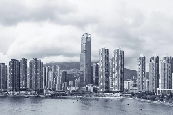 Panorama of harbor and skyline of Hong Kong city — Stock Photo, Image