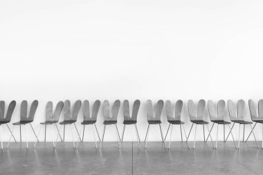 Boş koltuk sırasının