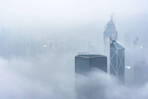 Rascacielos Entre Niebla Ciudad Hong Kong —  Fotos de Stock
