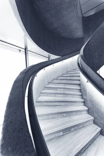 Σύγχρονη Σκάλα Σπιράλ Σύγχρονη Αρχιτεκτονική Abstarct Background — Φωτογραφία Αρχείου