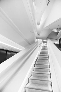 Boş fütüristik merdiven manzarası. Soyut arkaplan oluşturuluyor