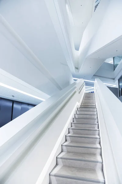 Vista Interior Escalera Futurista Vacía Construcción Fondo Abstracto —  Fotos de Stock