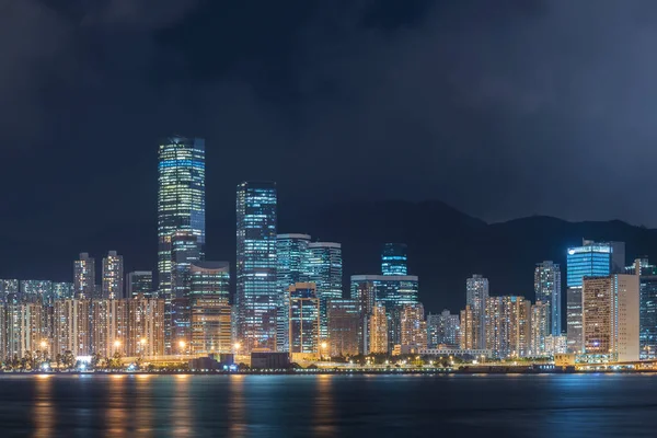 Geceleri Hong Kong Şehir Merkezinin Panoraması — Stok fotoğraf