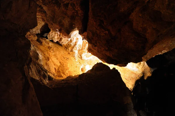Внутри Пещеры Освещённый Участок Пещере — стоковое фото