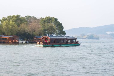 Hangzhou Batı Gölü.