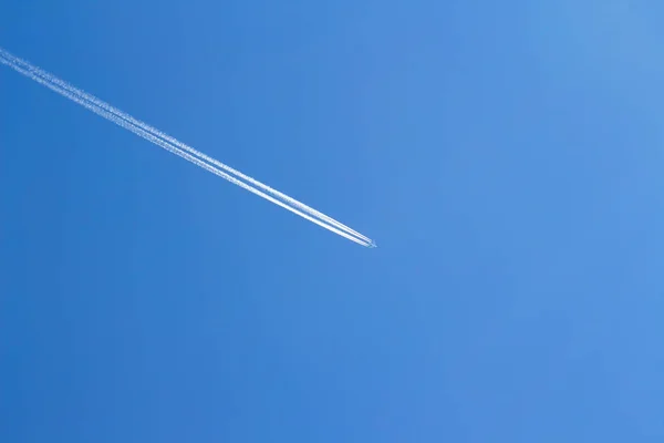 Airplane in sky — Stock Photo, Image