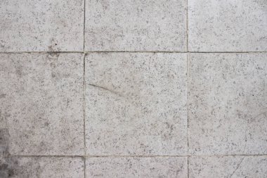 Kahverengi taş zemine