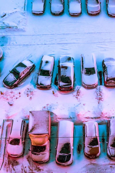 Parking with cars on a winter night. View from above — Stock Photo, Image