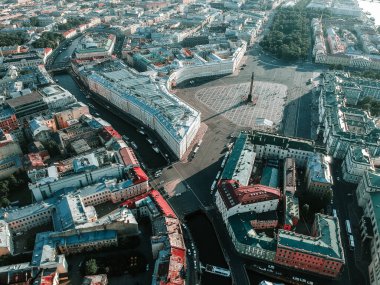 St. Petersburg merkezinin panoraması, Palace Meydanı, Kış Sarayı, hava fotoğrafı. Gündüz, güneşli bir gün. Rusya