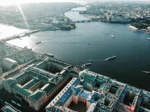 Panorama do centro de São Petersburgo, rio Neva, fortaleza de Peter e Paul, foto aérea. De dia, dia ensolarado. Rússia — Fotografia de Stock