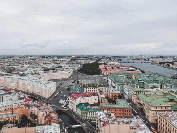 Fotografia aérea centro de São Petersburgo, telhados, rio Moika, rio Neva, praça do Palácio. Luz do pôr do sol . — Fotografia de Stock