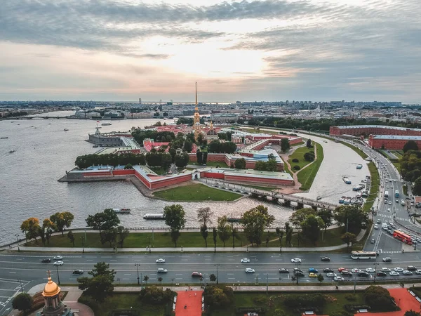 Aerialphoto ancienne forteresse, Pierre et Paul forteresse. Saint-Pétersbourg, Russie . — Photo