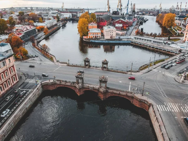 Aerial view of the Fontanka river, port, shipyard. St. Petersburg, Russia. — Stockfoto