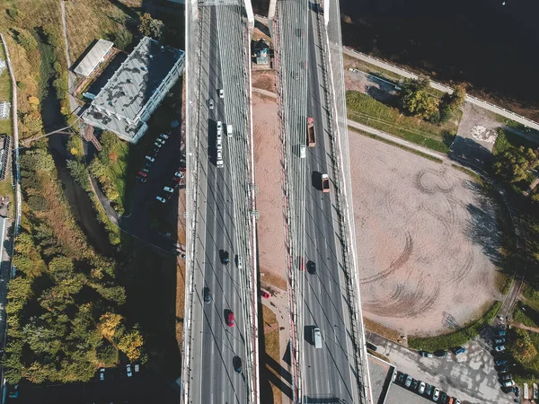 Puente de tornillo de foto aérea sobre el río Neva. San Petersburgo, Rusia. Flatley. — Foto de Stock
