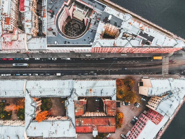 Vista aérea Calle Jardín, los tejados de casas históricas en el centro de la ciudad. San Petersburgo, Rusia . — Foto de Stock