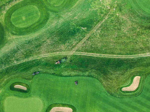 Fotografie aeriană a clubului de golf, peluze verzi, copaci, drumuri, mașini de tuns iarba, Flatley — Fotografie, imagine de stoc