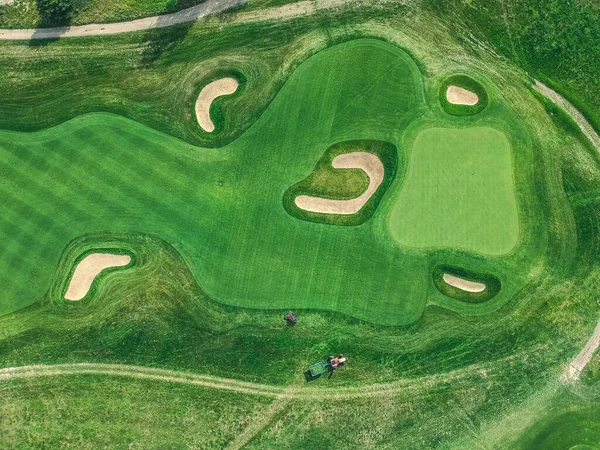 Foto udara klub Golf, rumput hijau, hutan, mesin pemotong rumput, Flatley — Stok Foto