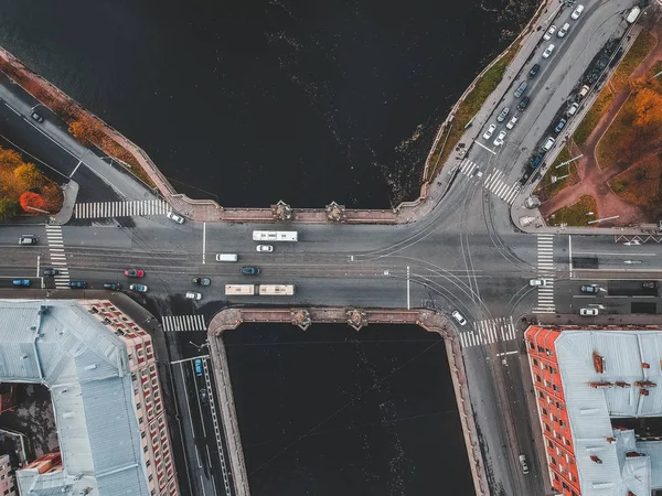 Aerial view of the Fontanka river bridge, road traffic, Flatley. St. Petersburg, Russia. — Stock Photo, Image
