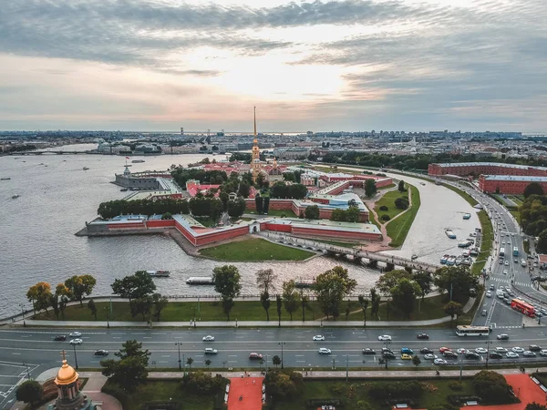 Fortaleza antigua de la foto aérea, fortaleza de Peter y Paul. San Petersburgo, Rusia . — Foto de Stock