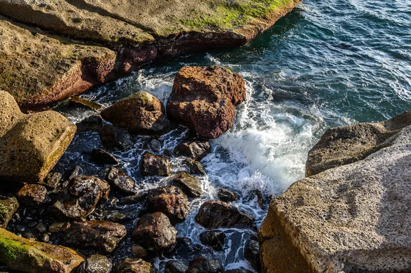 Арфа Атлантичного океану і скелясте узбережжя острова. Тенерифе (Канарські острови, Іспанія). — стокове фото