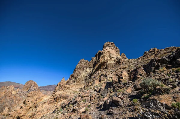 Vista del volcán de montaña de formación rocosa único Roques de Garcia, Parque Nacional del Teide. Tenerife, Islas Canarias . —  Fotos de Stock