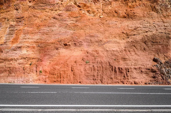 Horská klikatá dálnice na ostrově La Gomera. Krásné pozadí, silnice — Stock fotografie