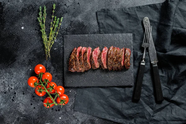 Grillé Rôtissant Rare Jupe Tranchée Steak Machette Viande Bœuf Marbre — Photo