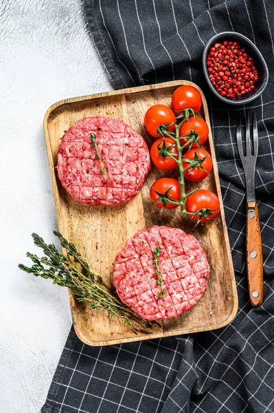 Rohe Burger Schnitzel Bio Hackfleisch Grauer Hintergrund Ansicht Von Oben — Stockfoto