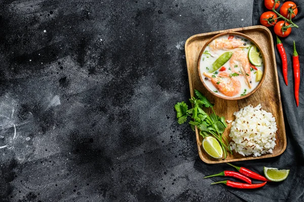 Tom Kha Gai Würzige Cremige Kokossuppe Mit Huhn Und Garnelen — Stockfoto