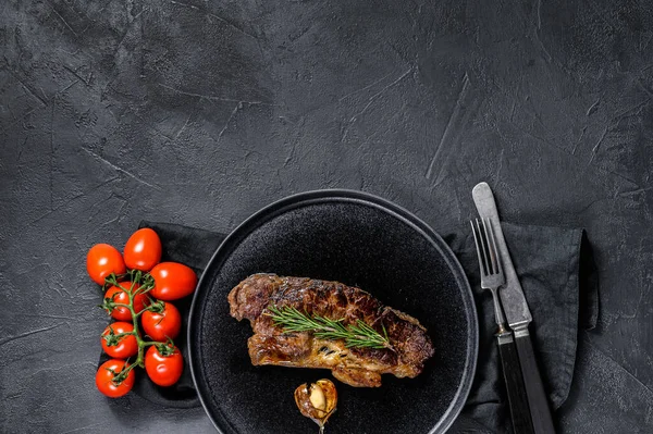 Steak Longe Boeuf Sur Fond Noir Espace Pour Texte Boeuf — Photo