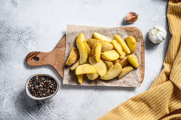 Cuñas Patata Congeladas Una Tabla Cortar Receta Papas Fritas Fondo —  Fotos de Stock