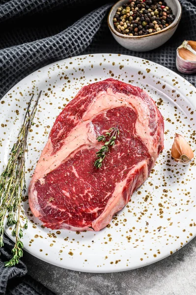 Steak Filet Bœuf Marbré Œil Côtelette Cru Côtelette Fond Gris — Photo