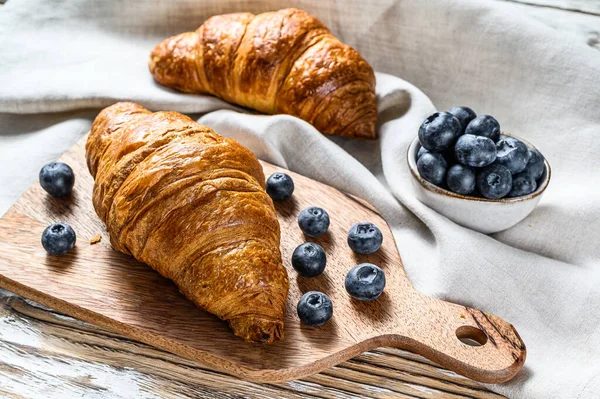 Delicious Breakfast Fresh Croissants Blueberries White Wooden Background Top View — Stock Photo, Image