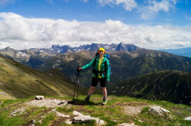 Zakopane, malopolskie woj / Poland - 15 Eylül 2018: Dağlardaki insanlar. Gezginler. Kartalın yolu. Tatras