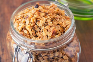 Taze gevrek, müsli cam kavanozda