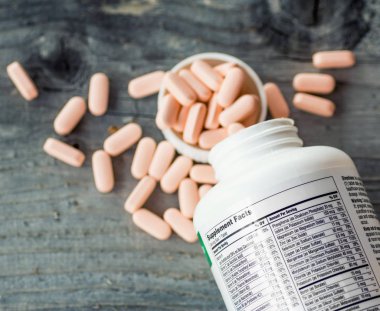 Ek bilgiler, Closeup vitaminler bir şişe