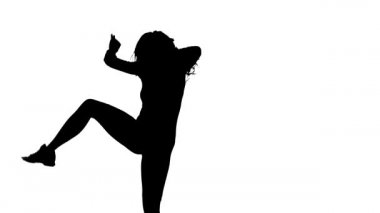 Genç ve güzel bir kadının dans pisti, sokak dansı, Latin dansı, beyaz arka planda siyah bir siluet.