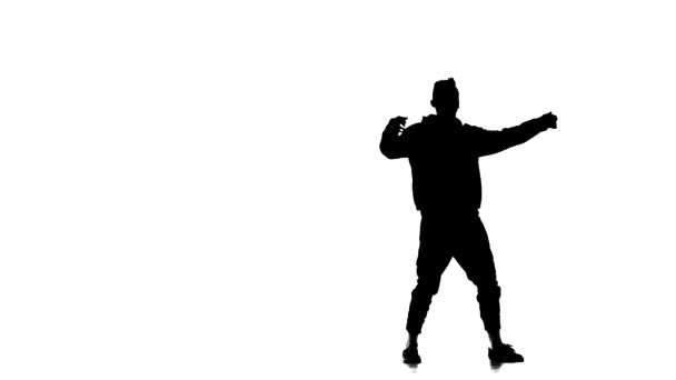 白色背景上的黑色轮廓 年轻精力充沛的男子跳嘻哈 自由式 街头舞蹈 — 图库视频影像