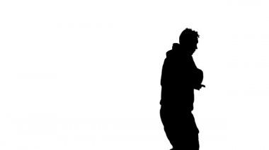 Beyaz arka planda siyah siluet, genç enerjik bir adam hip hop, serbest stil, sokak dansı yapıyor. Orta uzunlukta.