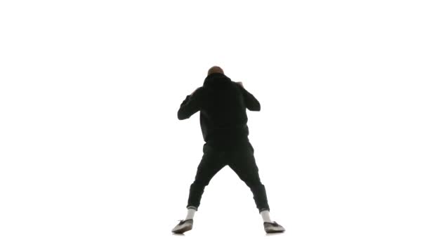 Joven Hombre Guapo Chándal Negro Vigorosamente Bailando Hip Hop Estilo — Vídeo de stock