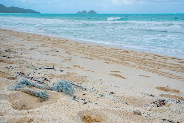 Веревка Микропластиковые Загрязнения Загрязняют Пляж Вайманало Гавайях — стоковое фото