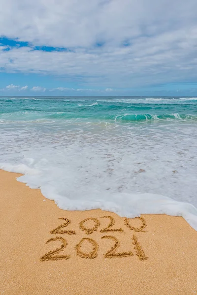 2020 2021 Written Sand Wave Erasing 2020 New Years Concept — Stock Photo, Image