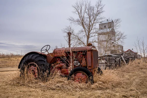 Coderre Duben 2020 Vintage Mccormick Deering Traktor Coderre Saskatchewan Výtah — Stock fotografie