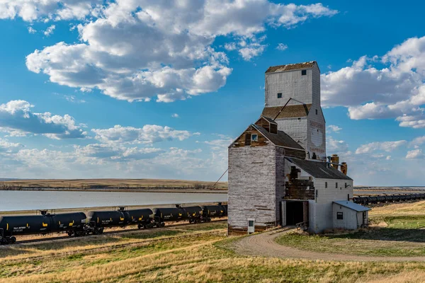 Santuário Canadá Maio 2020 Elevador Histórico Grãos Com Vagões Ferroviários — Fotografia de Stock