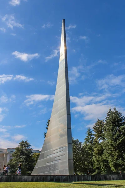 Birleşmiş Milletler Cenevre SSCB'den hediye.