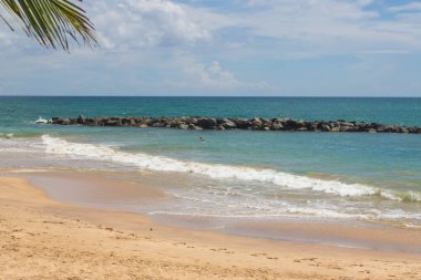 Tangalle, Sri Lanka - 15 Aralık 2017: insanlar plajda, Tan